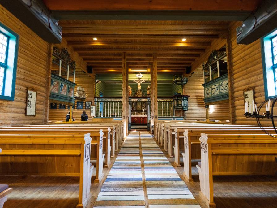 Rein Kirke - inne - foto Till Daling